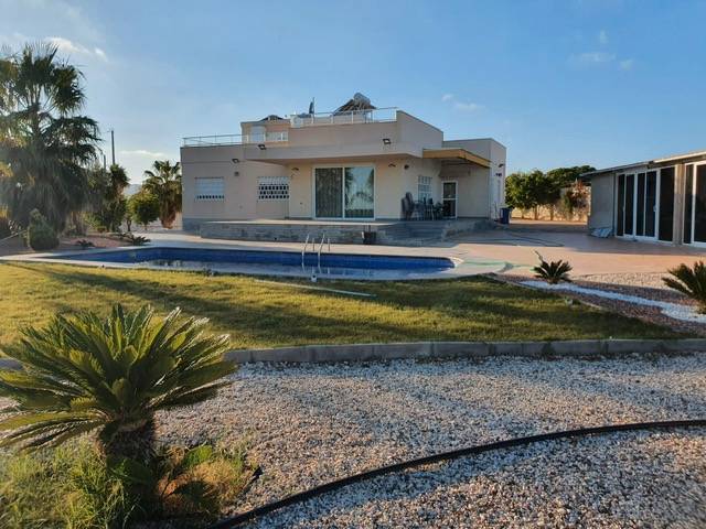 Casa-chalet en Venta en Diseminado Moralet en Moralet