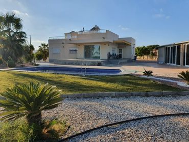 Villa mit Pool zum Verkauf in Diseminado Moralet
