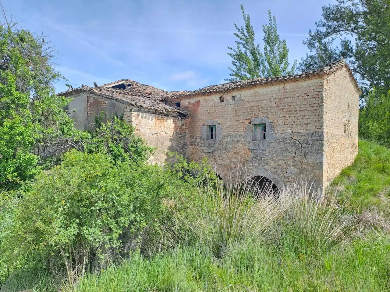 Vista exterior de Casa o xalet en venda en Revillarruz amb Jardí privat i Terrassa
