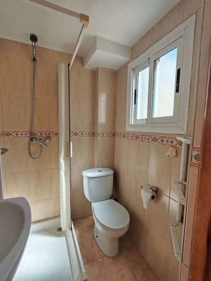 Bathroom of Flat for sale in Elche / Elx  with Air Conditioner