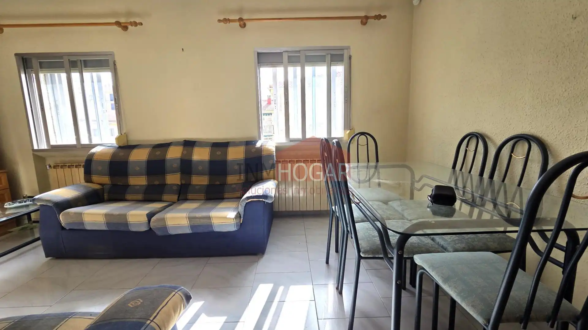 Sala de estar de Piso en venta en Ávila con Calefacción, Terraza y Amueblado