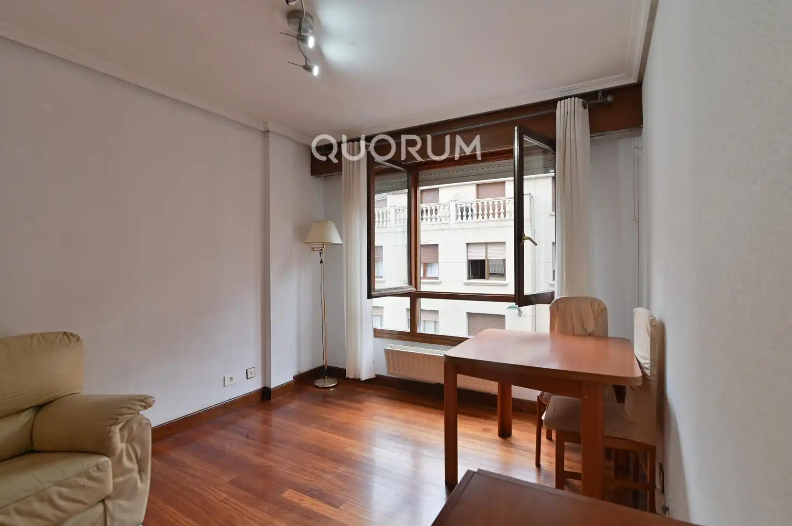 Sala de estar de Piso en venta en Bilbao  con Calefacción, Terraza y Trastero