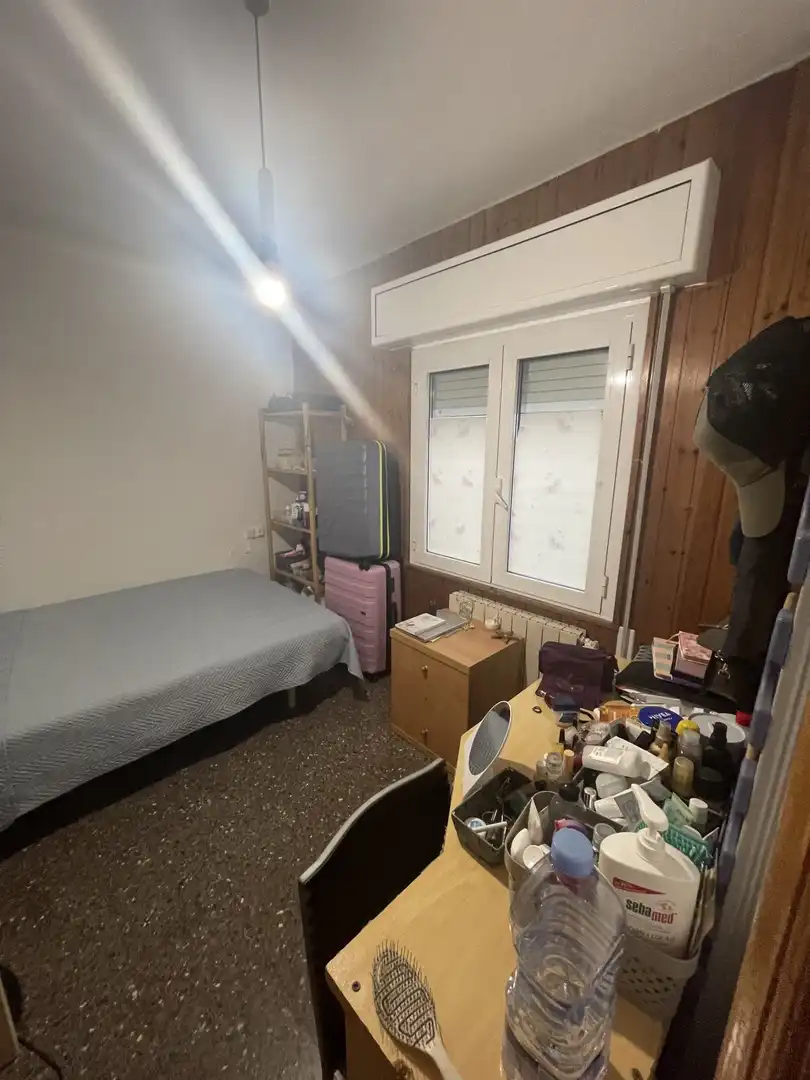 Dormitori de Pis en venda en Girona amb Aire condicionat, Calefacció i Balcó