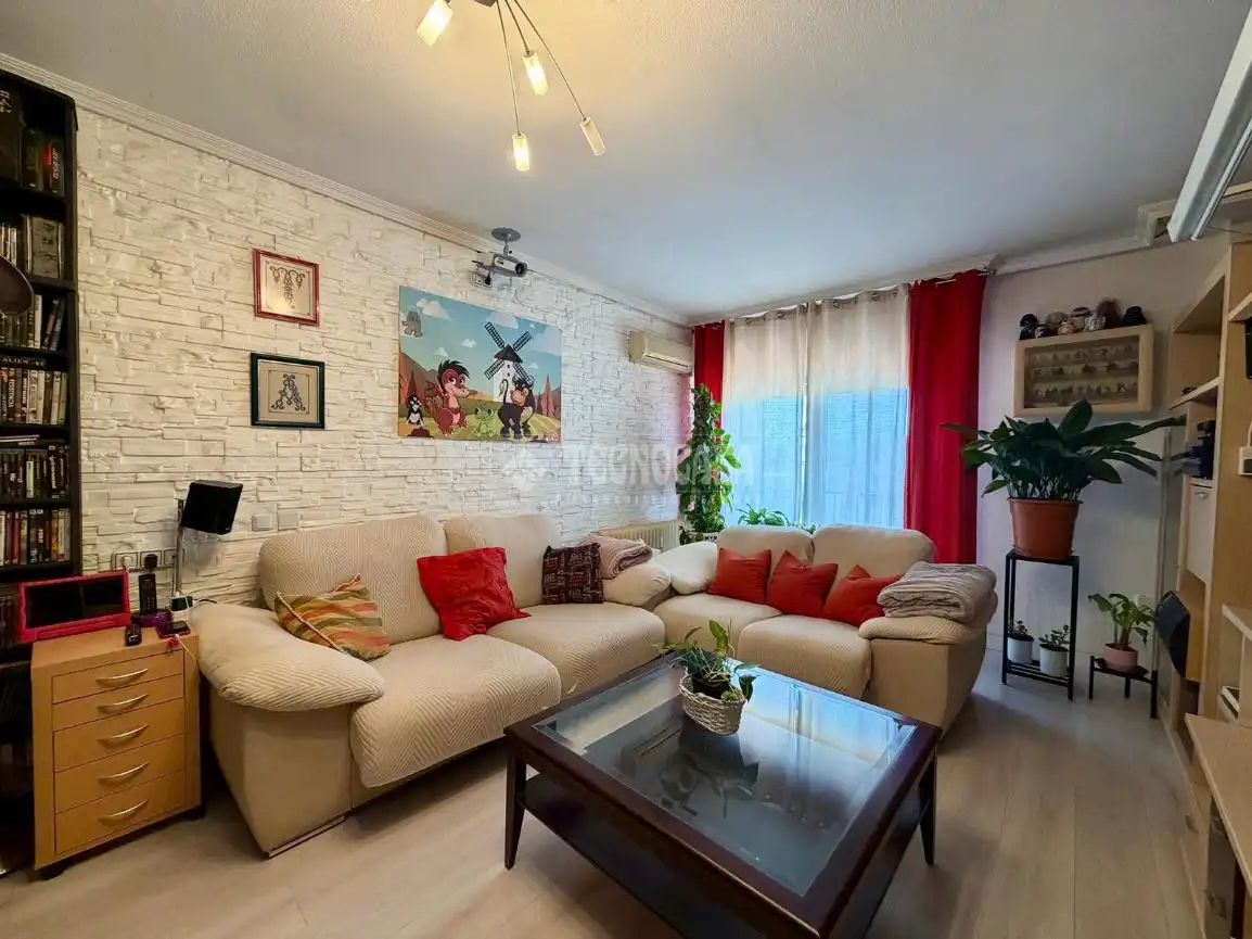 Sala de estar de Piso en venta en Valdepeñas con Aire acondicionado, Calefacción y Trastero