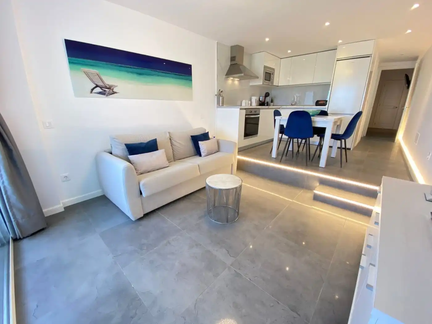 Sala d'estar de Apartament de lloguer en San Bartolomé de Tirajana amb Aire condicionat, Moblat i Balcó