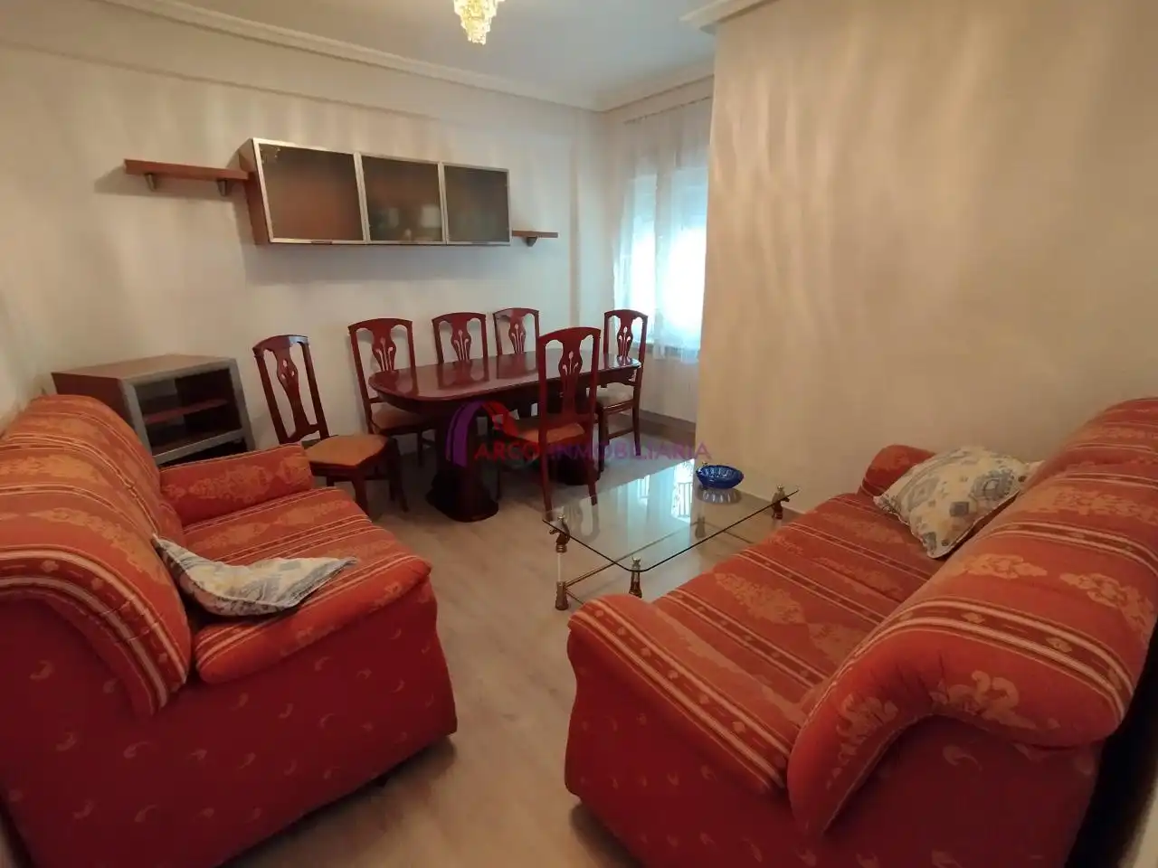 Sala d'estar de Pis en venda en Burgos amb Calefacció i Moblat