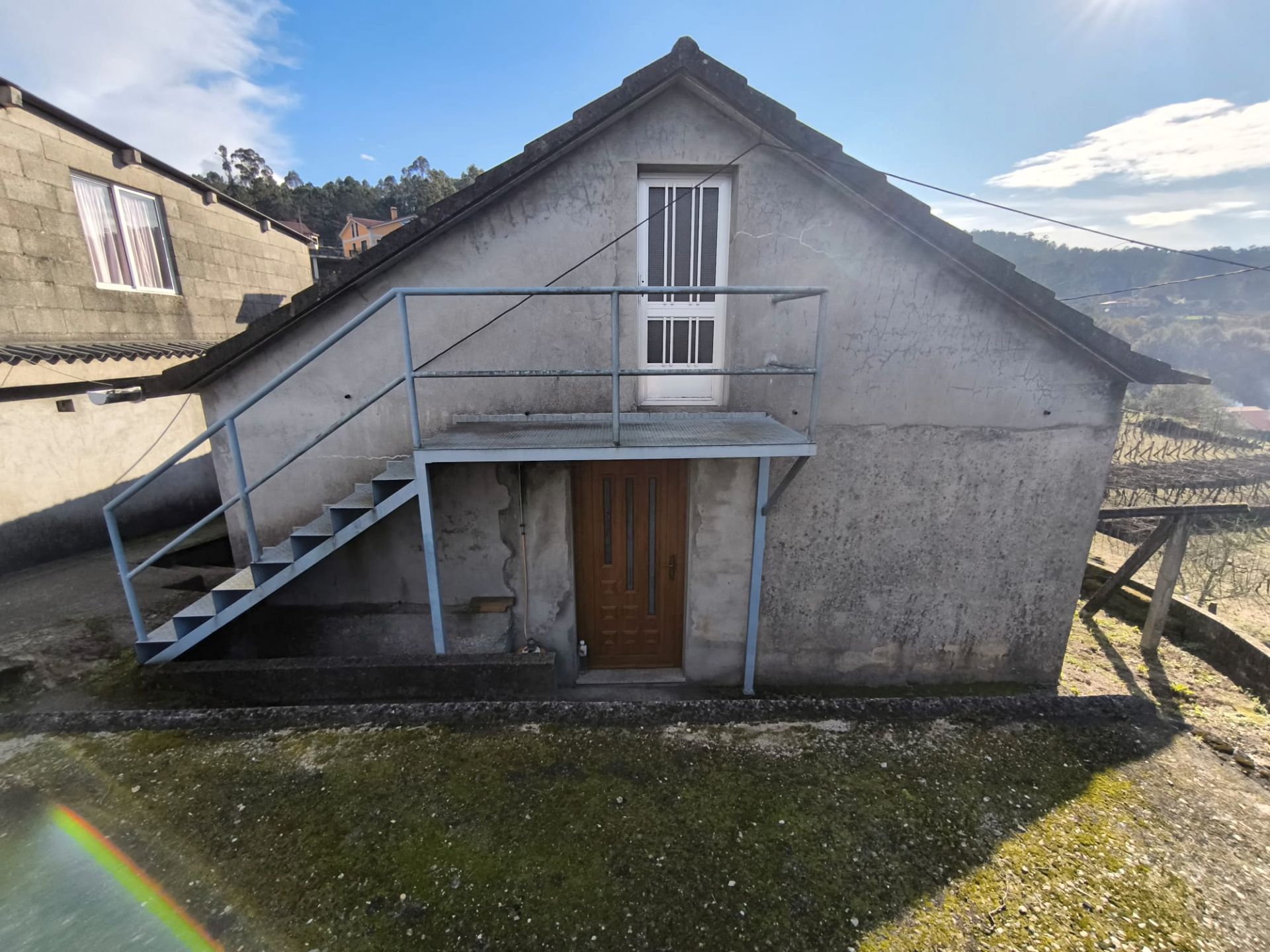 Vista exterior de Casa o xalet en venda en Mondariz amb Calefacció, Parquet i Moblat
