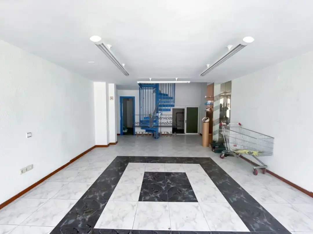 Gewerbefläche zum Verkauf in Calle Manuel Escoriaza y Fabro, imagen 2