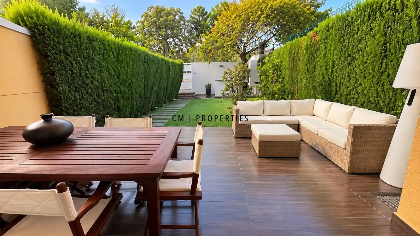 Terrace of Detached homes for rent in Campolivar