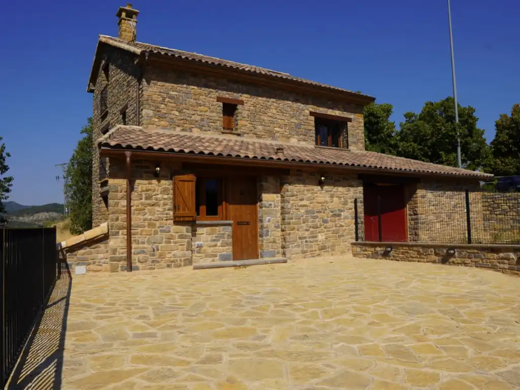 Vista exterior de Casa o xalet de lloguer en Aínsa-Sobrarbe