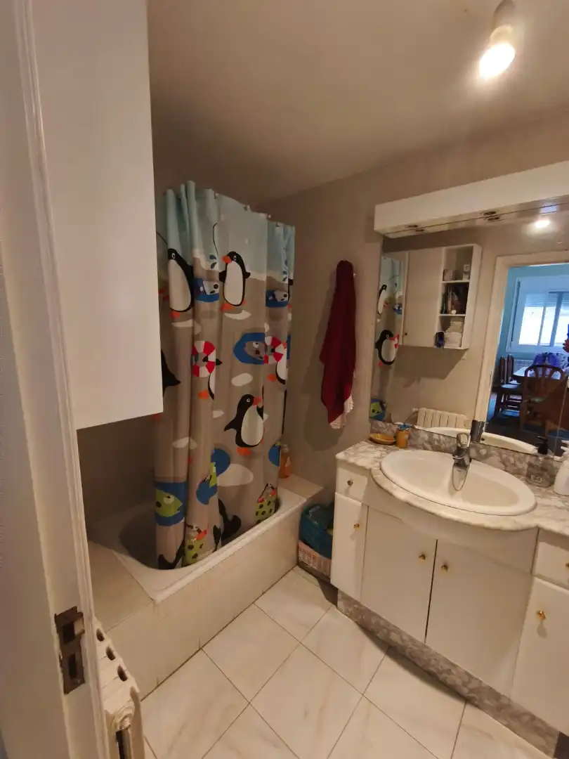 Bathroom of Houses for sale in Toén  with Heating, Private garden and Parquet flooring