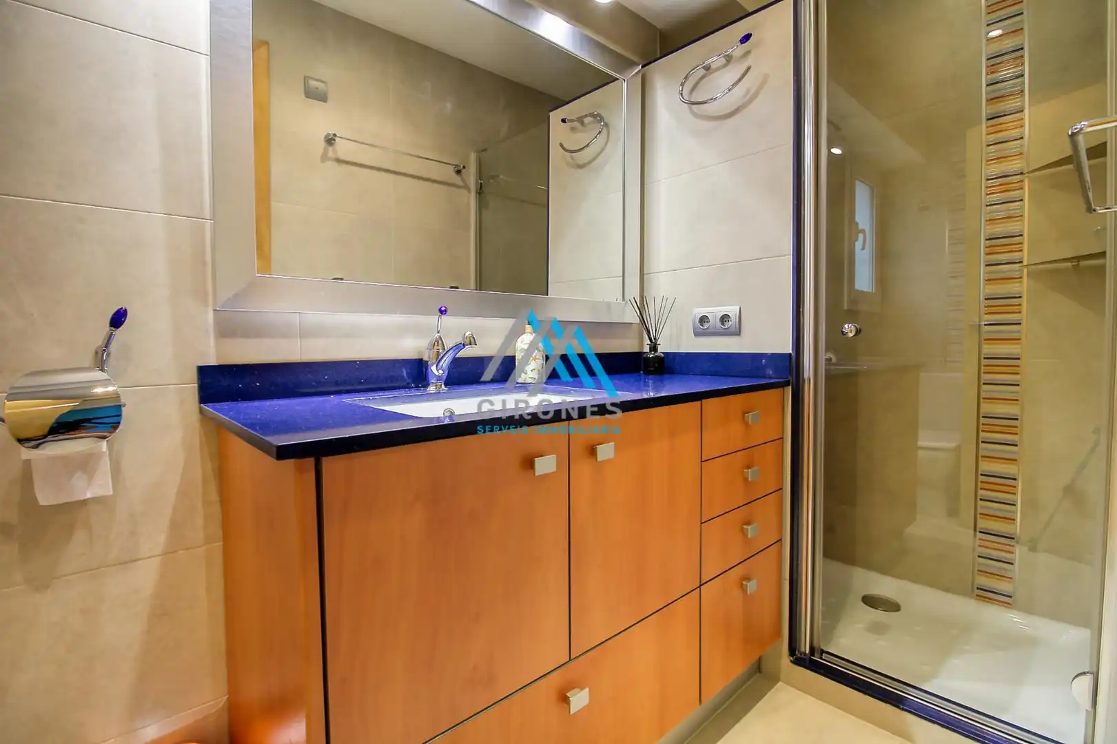 Apartamento con terraza en venta en Passeig del Mar, imagen 11