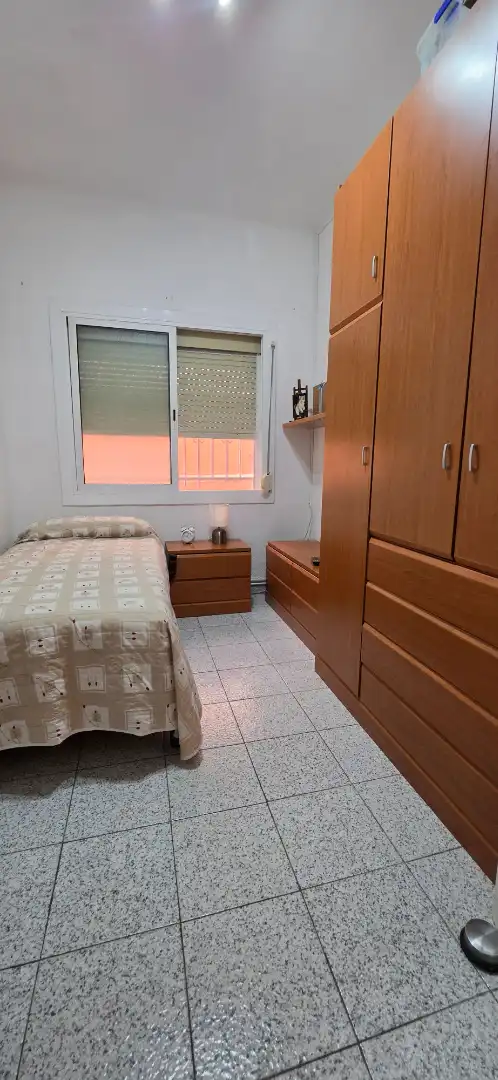 Dormitori de Planta baixa en venda en Santa Coloma de Gramenet amb Aire condicionat, Calefacció i Terrassa