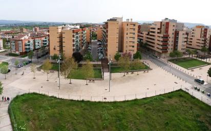 Vista exterior de Pis en venda en Vic amb Terrassa