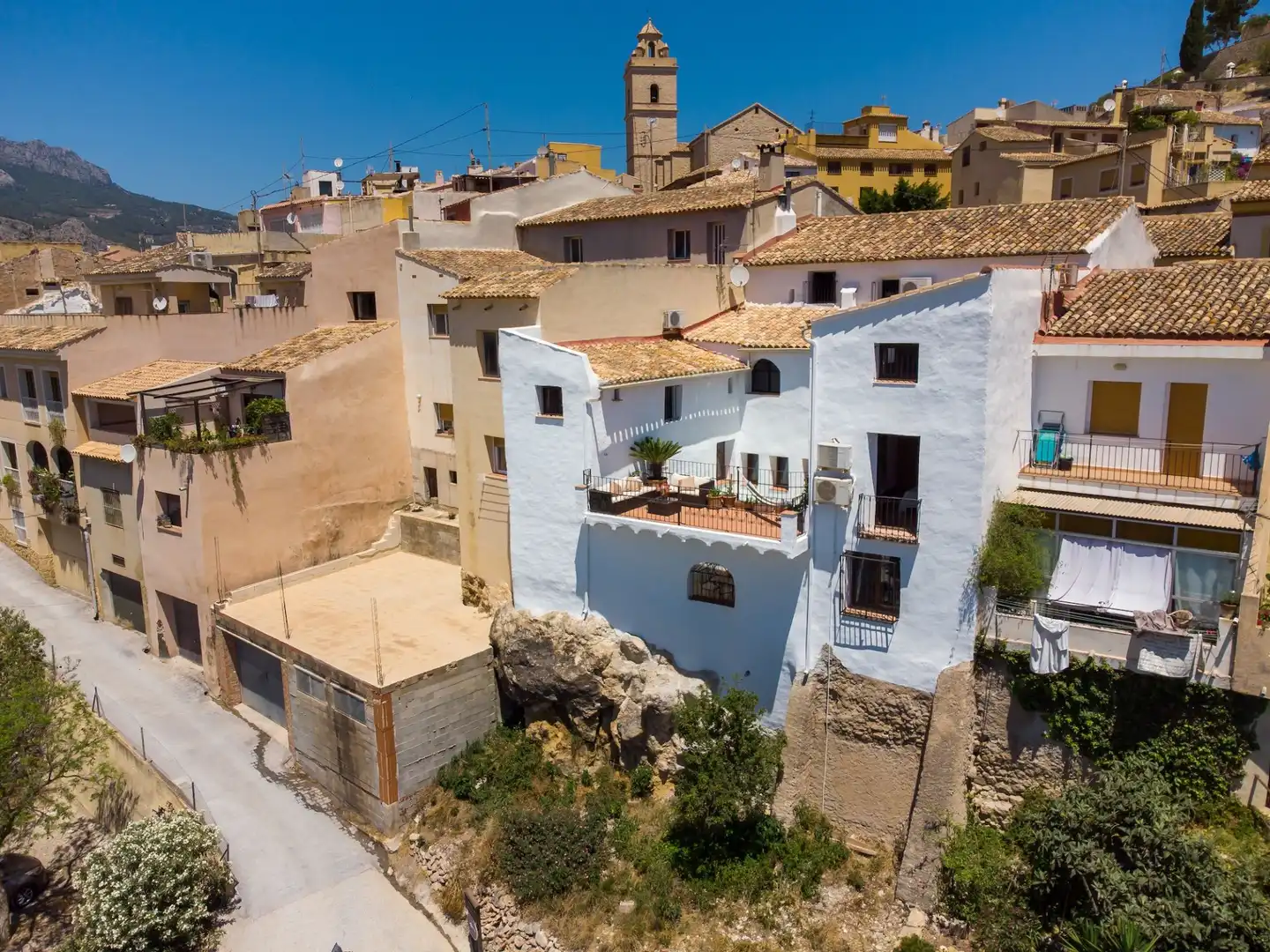 Vista exterior de Casa o xalet en venda en Polop amb Aire condicionat, Terrassa i Piscina