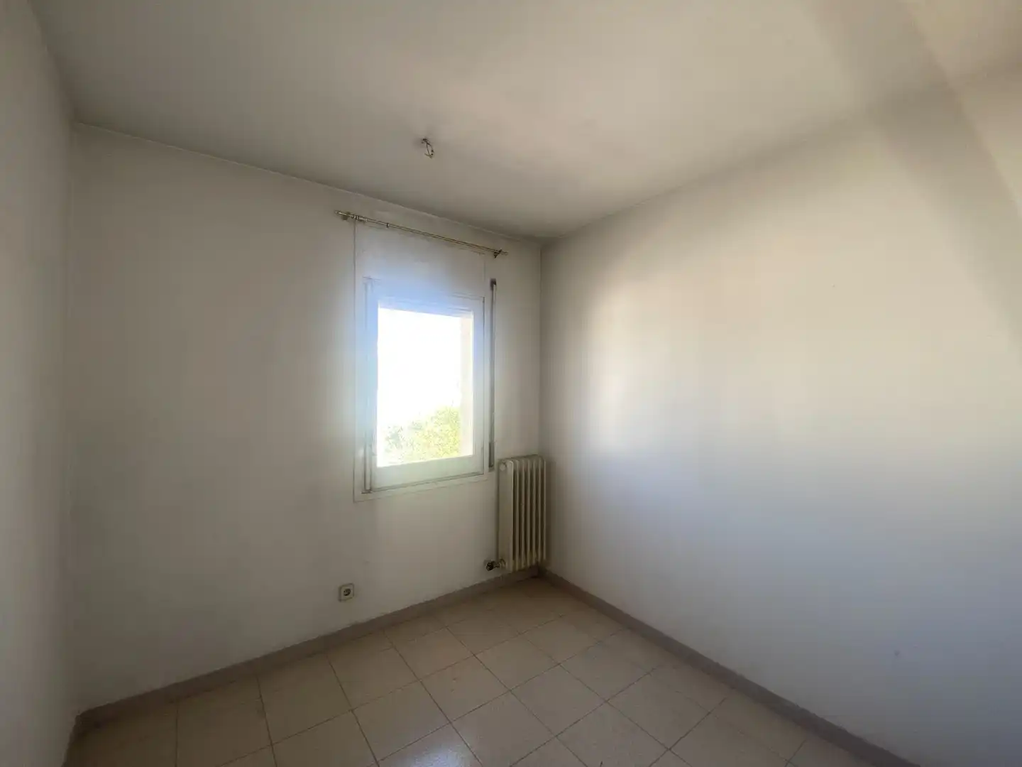 Habitación de Casa adosada en venta en Girona con Calefacción, Jardín privado y Terraza