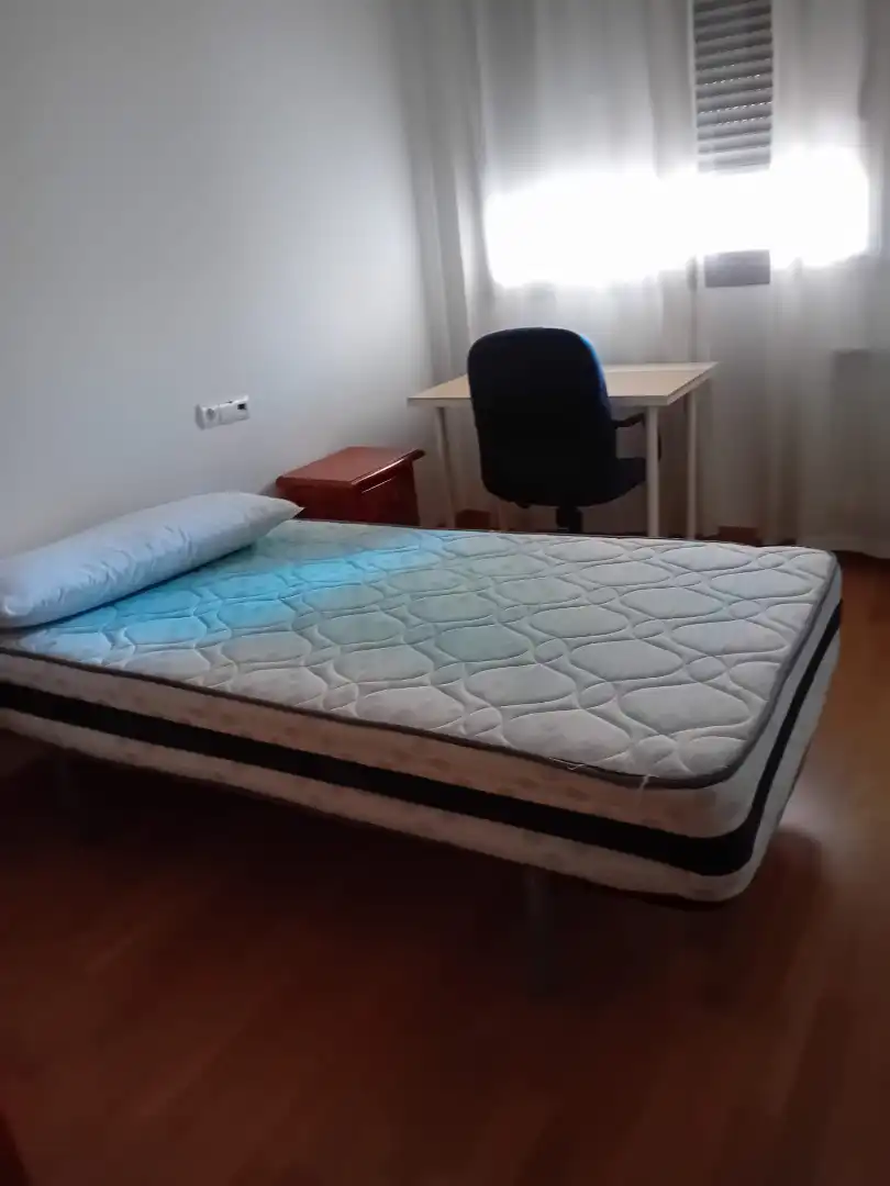 Schlafzimmer von Wohnung zur Miete in Granada mit Klimaanlage, Heizung und Möbliert