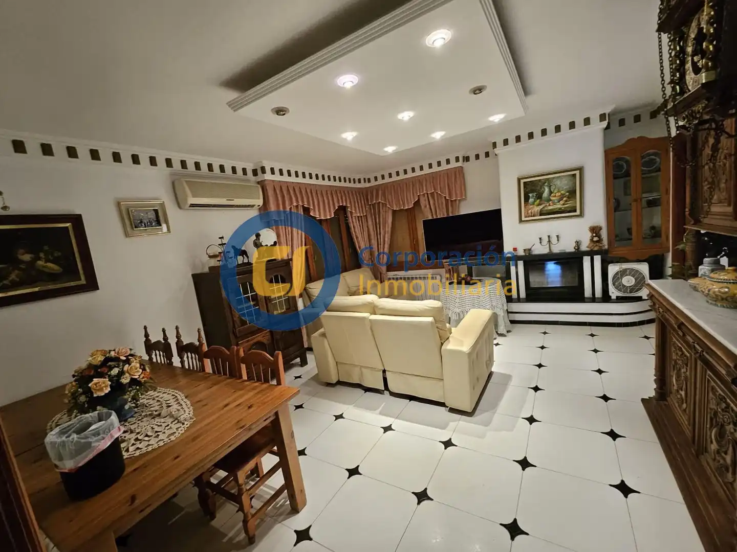 Sala d'estar de Casa o xalet en venda en Lorca amb Aire condicionat, Jardí privat i Piscina