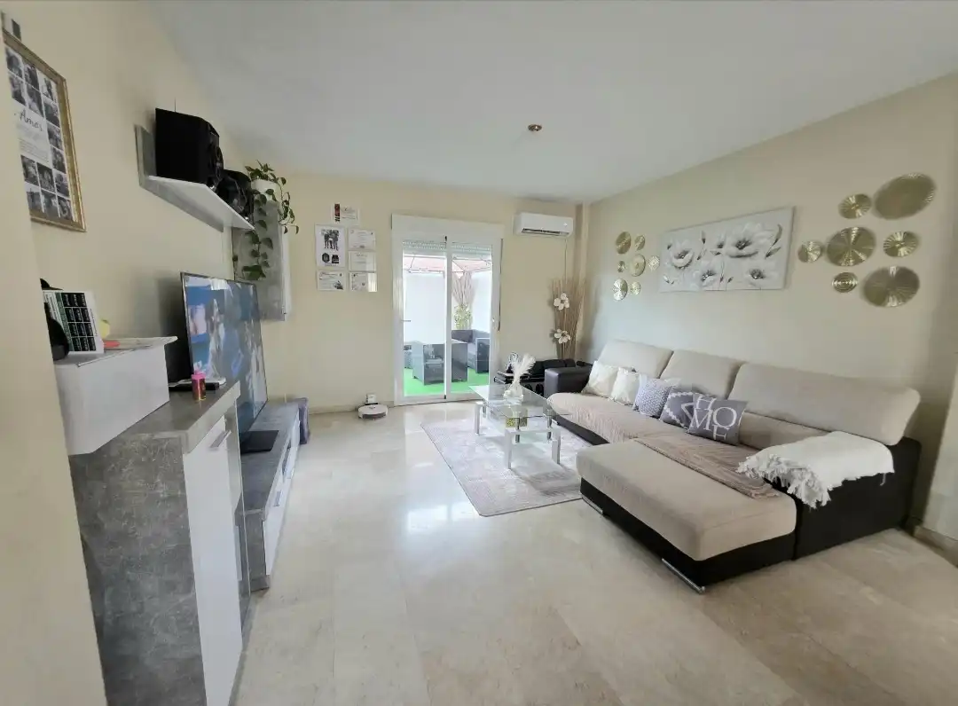 Terraced house with terrace for sale in Calle del Olivillo 25, imagen 6