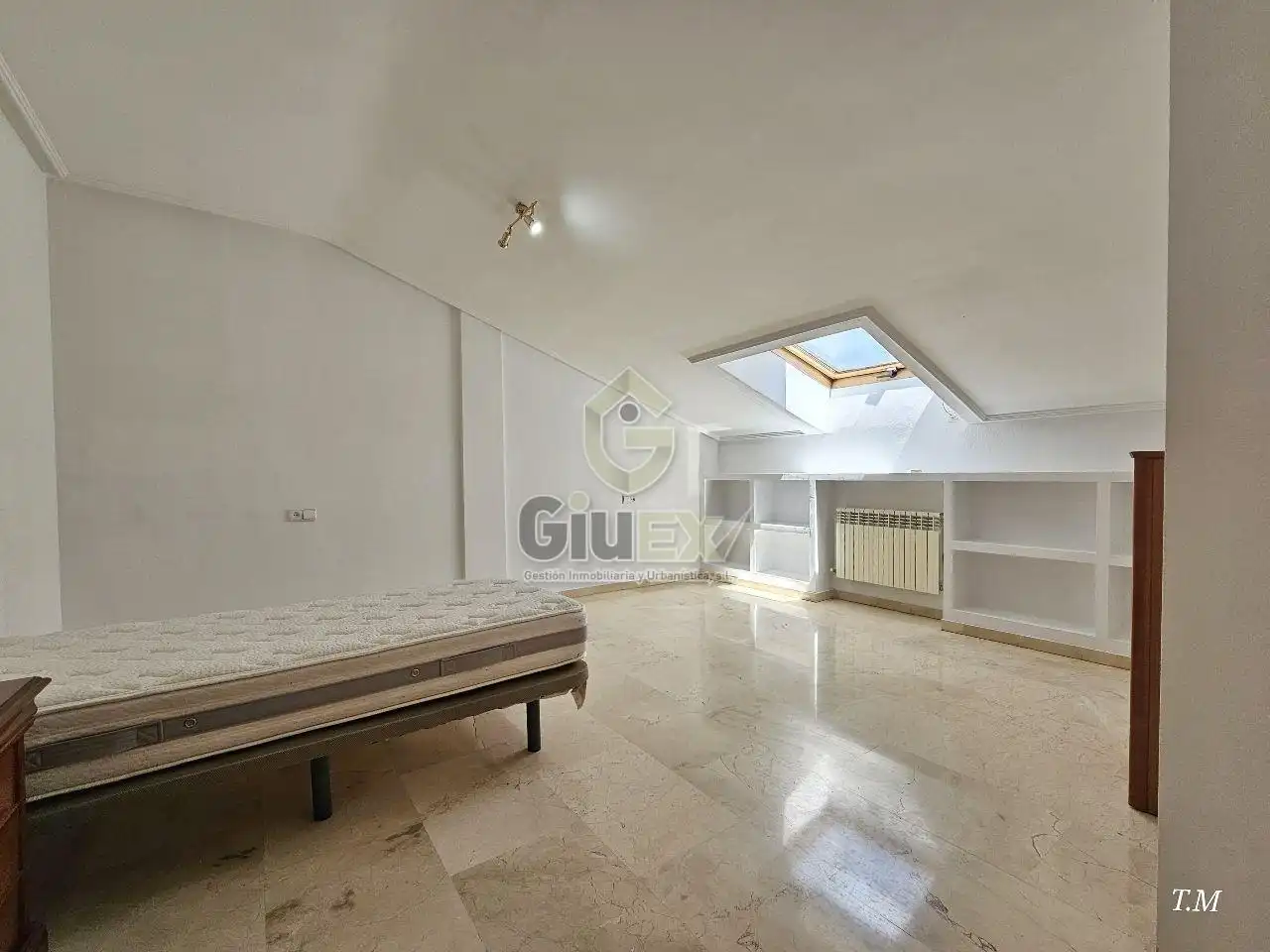 Habitación de Dúplex de alquiler en Cáceres con Aire acondicionado, Calefacción y Terraza