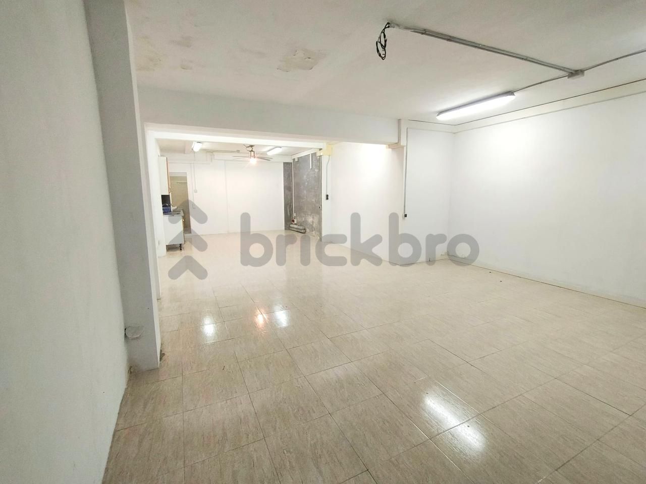 Premises for sale in  Barcelona Capital