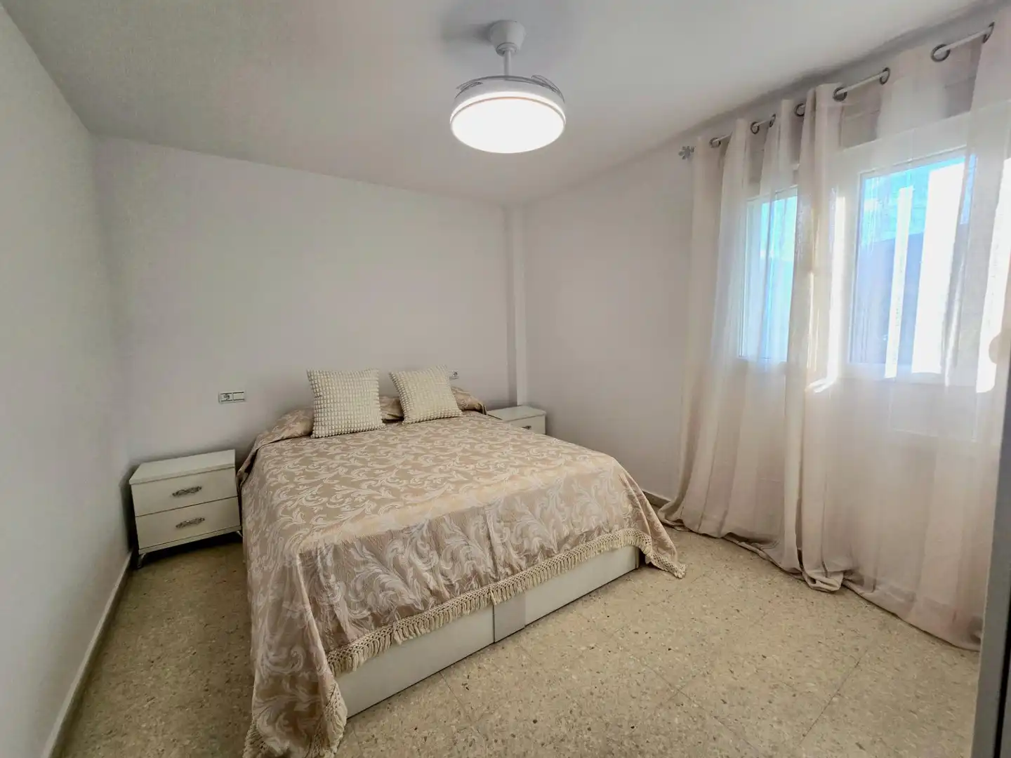Schlafzimmer von Wohnung zum Verkauf in Torremolinos mit Klimaanlage, Privatgarten und Terrasse