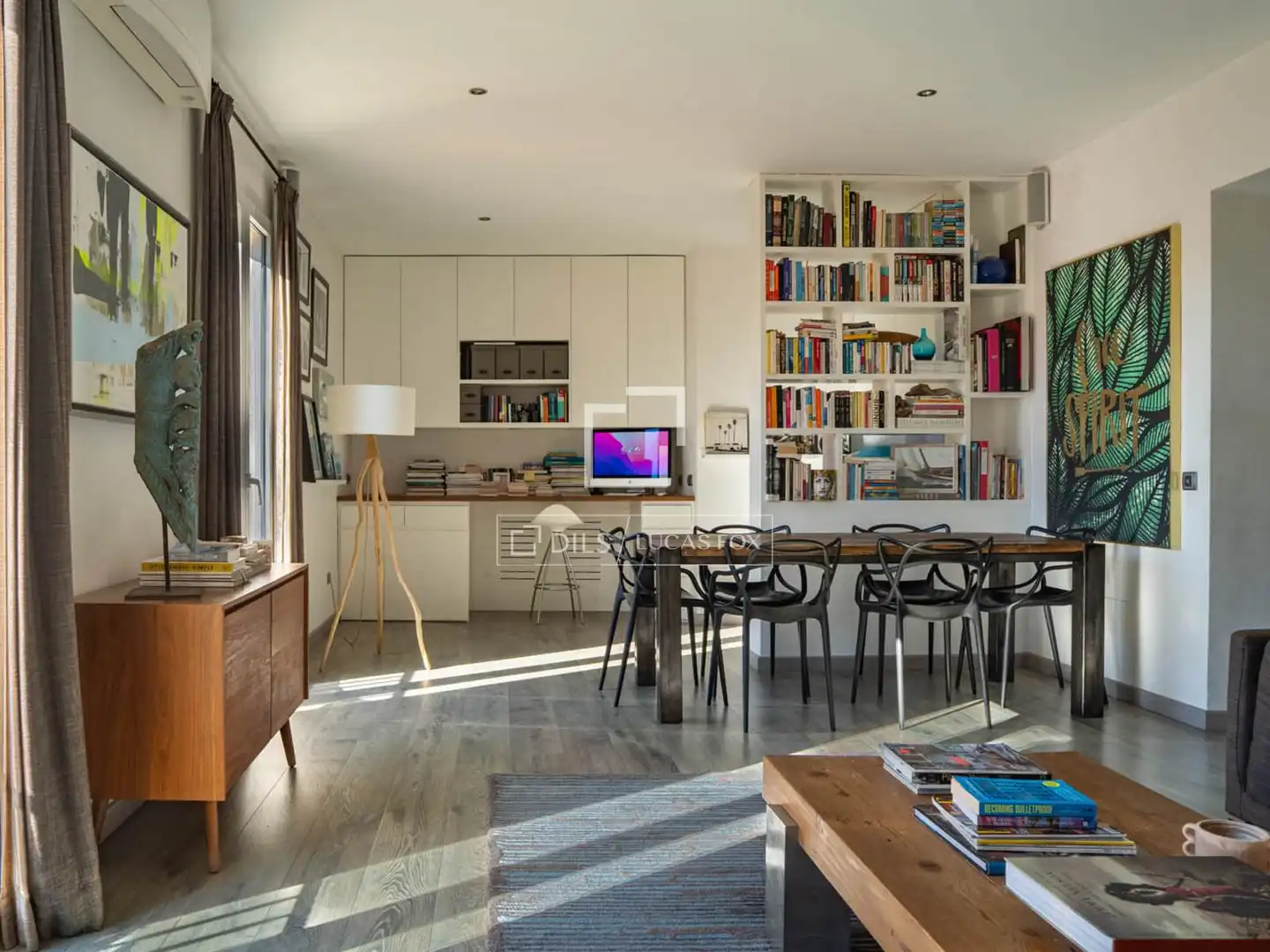 Living room of Flat for rent in  Palma de Mallorca  with Air Conditioner, Heating and Parquet flooring