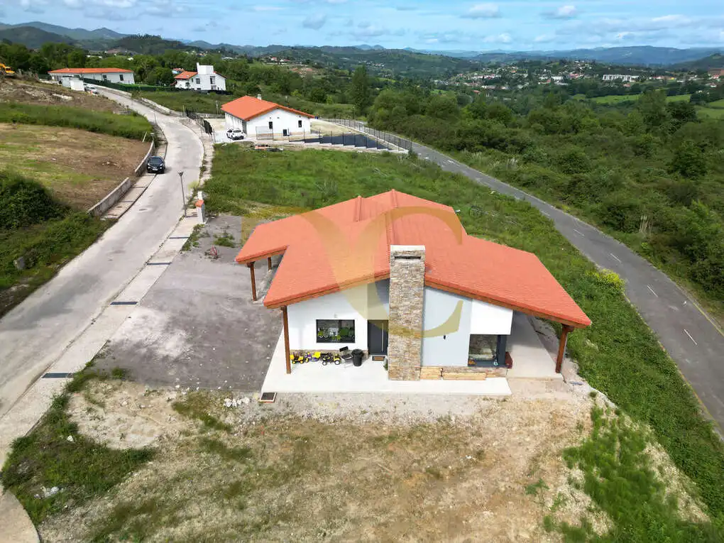 Exterior view of Houses for sale in Oviedo   with Air Conditioner, Heating and Private garden