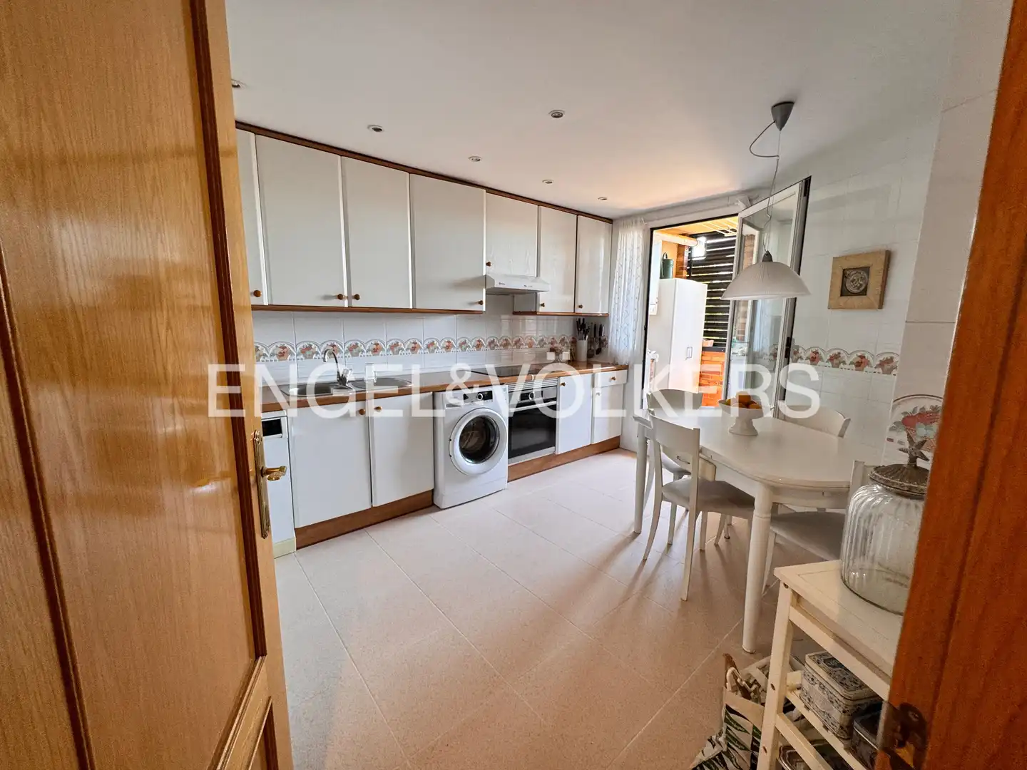 Cocina de Ático de alquiler en Majadahonda con Aire acondicionado, Calefacción y Jardín privado