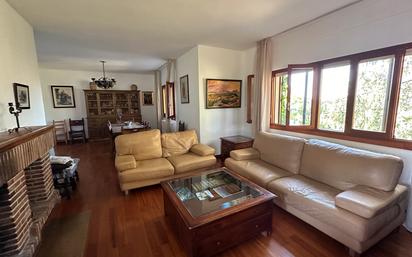 Living room of House or chalet for sale in Palazuelos de Eresma  with Air Conditioner, Terrace and Swimming Pool