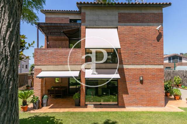 Casa-chalet en Venta en Camí de Can Biosca en La Miranda - Can Candeler