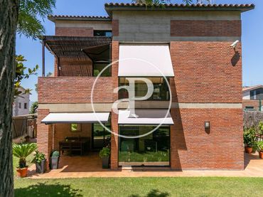 Casa con balcone in vendita a Camí de Can Biosca