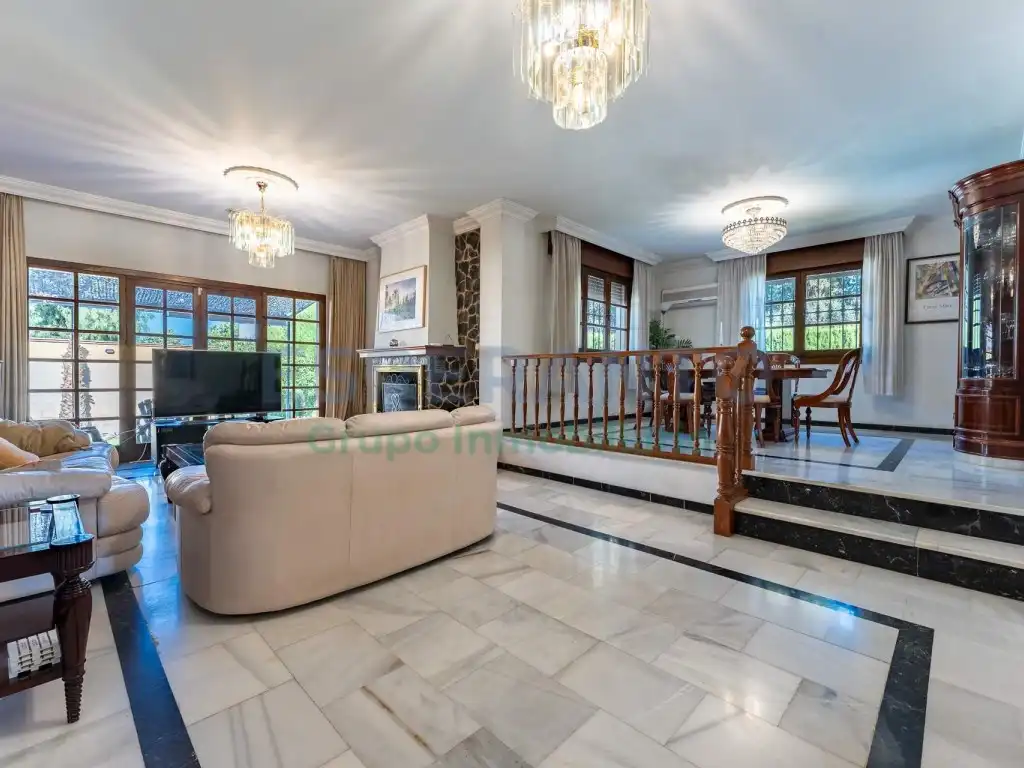 Casa con piscina en venta en Calle Madre Asunción Soler, imagen 2