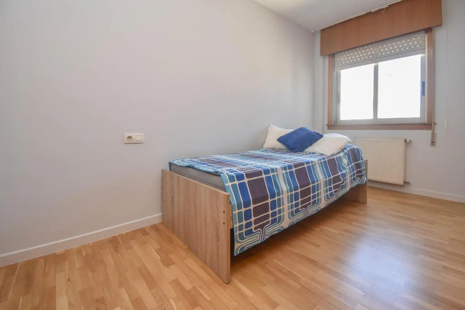 Bedroom of Flat for rent in Culleredo  with Heating, Storage room and Balcony