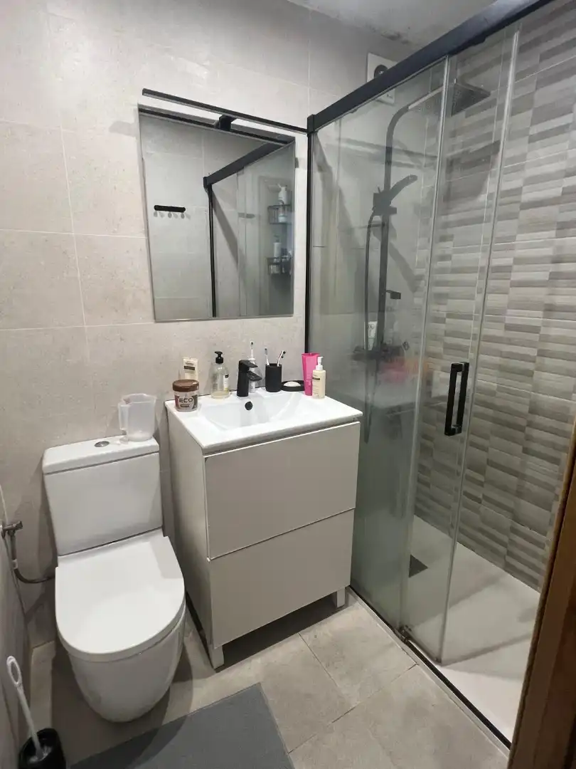 Baño de Piso en venta en Mataró con Amueblado, Horno y Balcón
