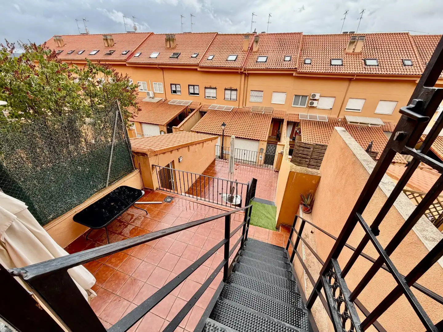 Vista exterior de Casa adosada en venda en Morata de Tajuña amb Aire condicionat, Calefacció i Terrassa