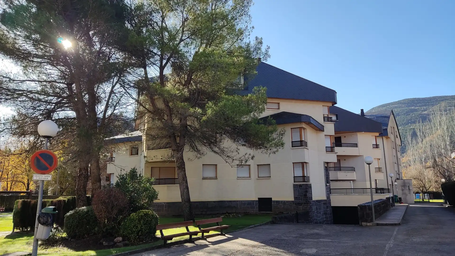 Vista exterior de Piso en venta en Biescas con Calefacción, Terraza y Amueblado