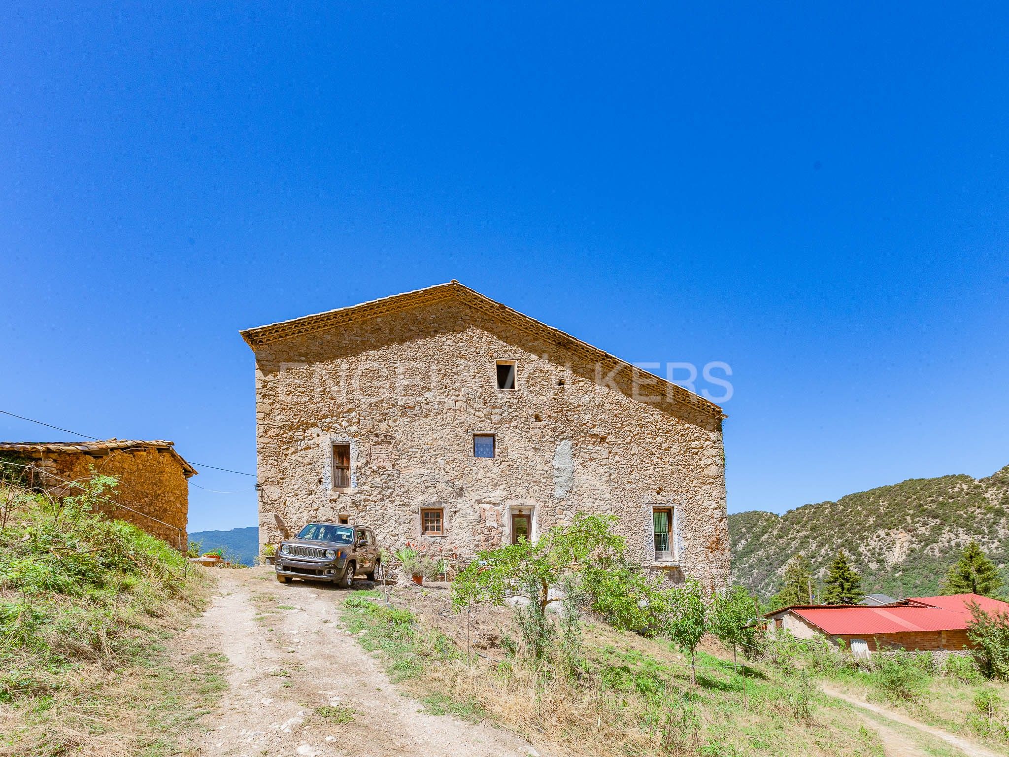 Vista exterior de Finca rústica en venda en La Nou de Berguedà amb Calefacció, Jardí privat i Balcó