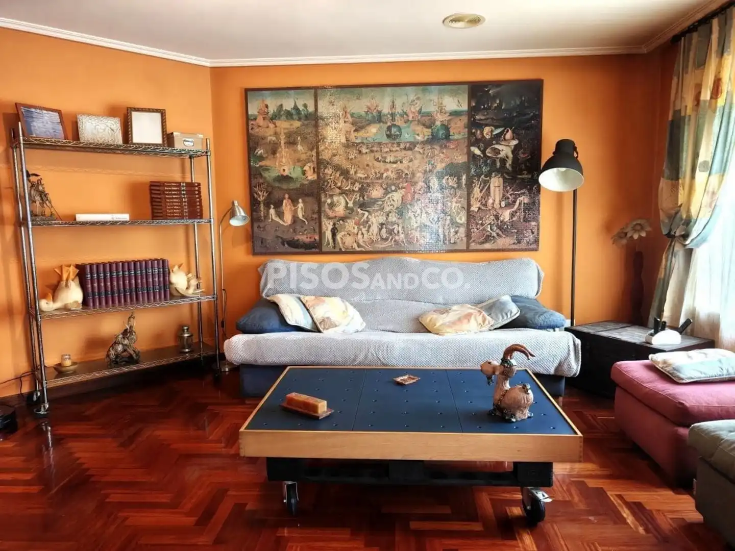 Sala d'estar de Pis en venda en A Coruña Capital  amb Calefacció, Traster i Moblat