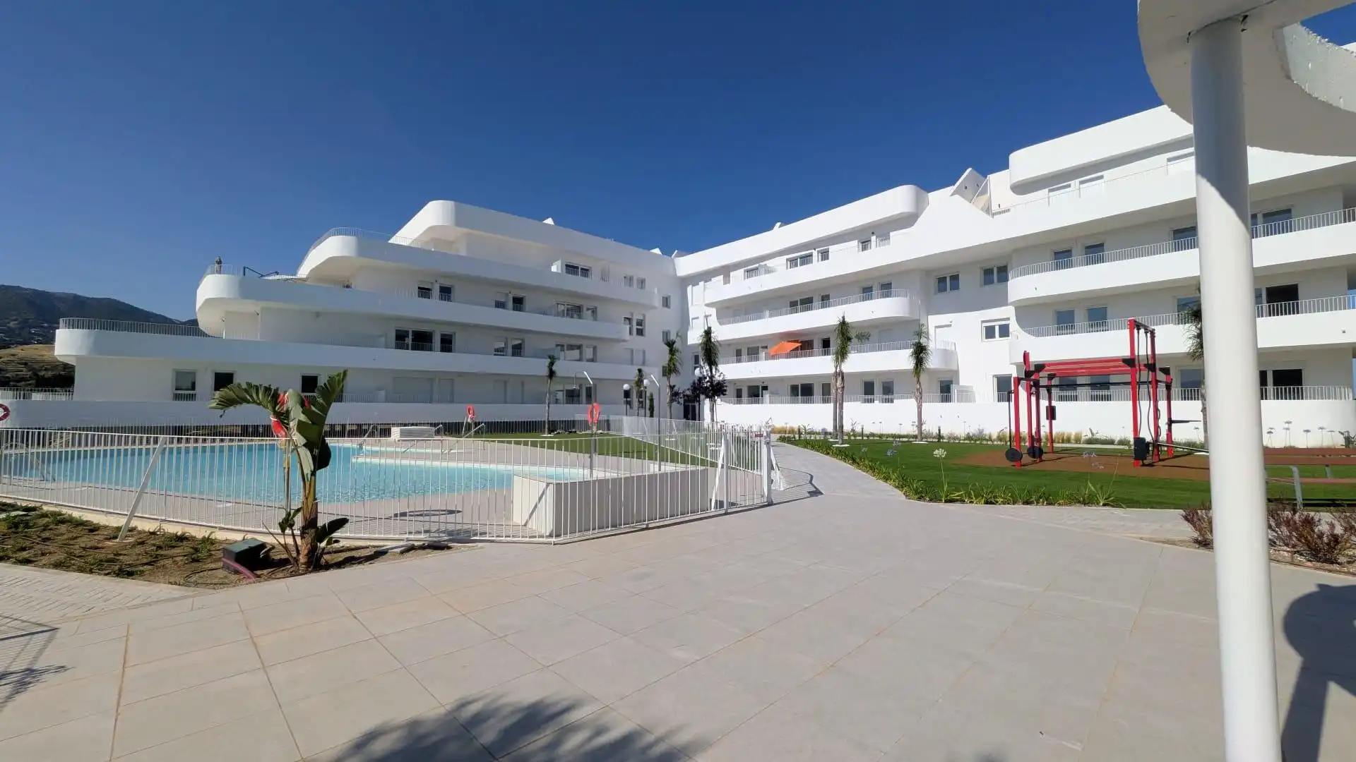 Vista exterior de Ático de alquiler en Fuengirola con Aire acondicionado, Calefacción y Terraza