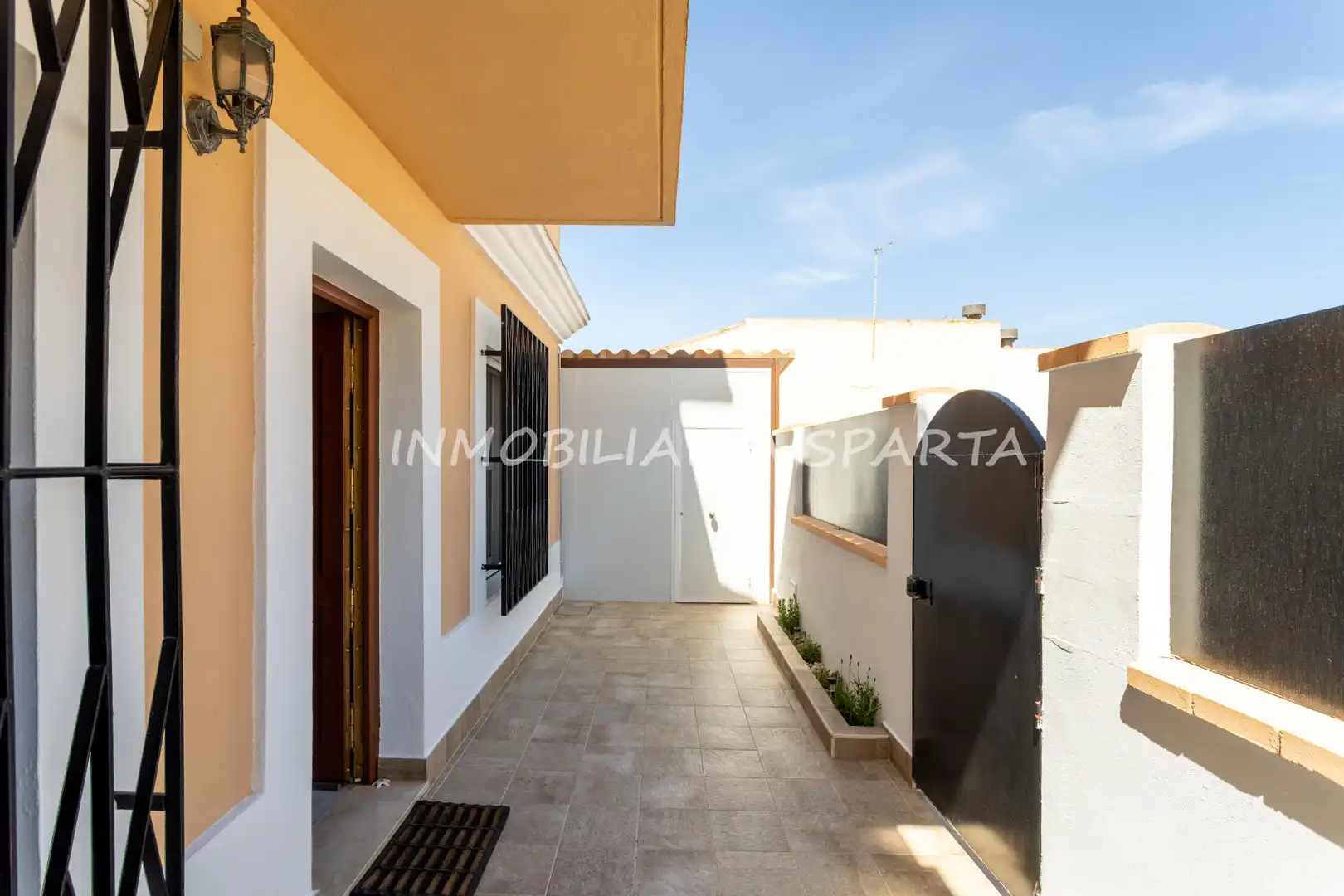Terraza de Casa adosada en venta en Villanueva del Ariscal con Aire acondicionado, Calefacción y Jardín privado