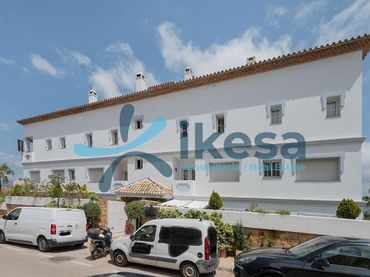 Dúplex amb piscina en venda a Nueva Andalucía