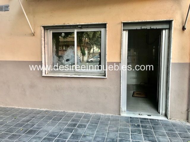 Local en venda a Plaça de Fra Lluís Colomer, La Carrasca