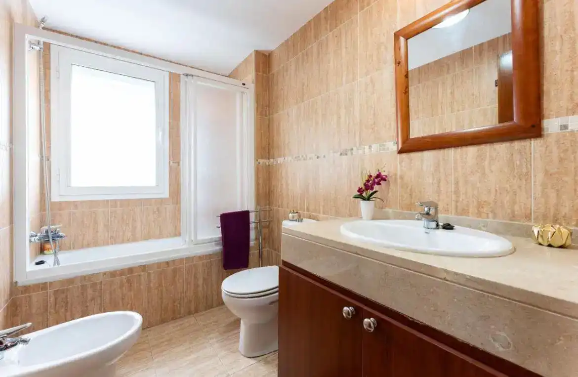 Badezimmer von Wohnung zur Miete in Torremolinos mit Klimaanlage, Möbliert und Balkon