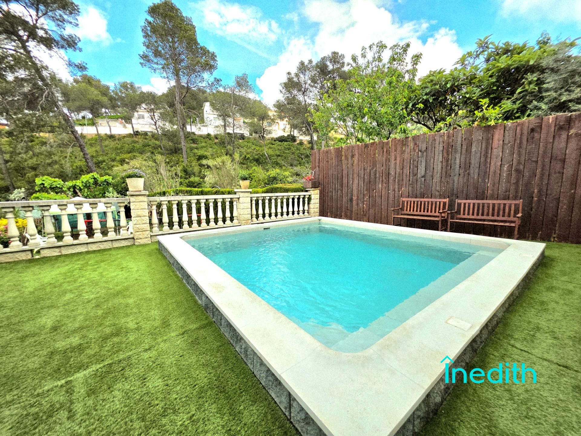 Swimming pool of House or chalet for sale in Canyelles  with Air Conditioner, Heating and Private garden