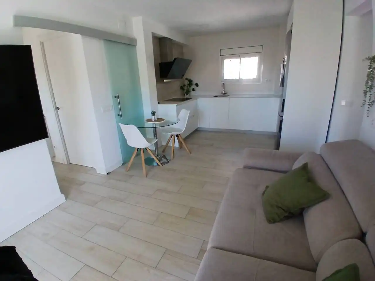 Cuina de Pis en venda en Vilanova i la Geltrú amb Aire condicionat, Calefacció i Parquet