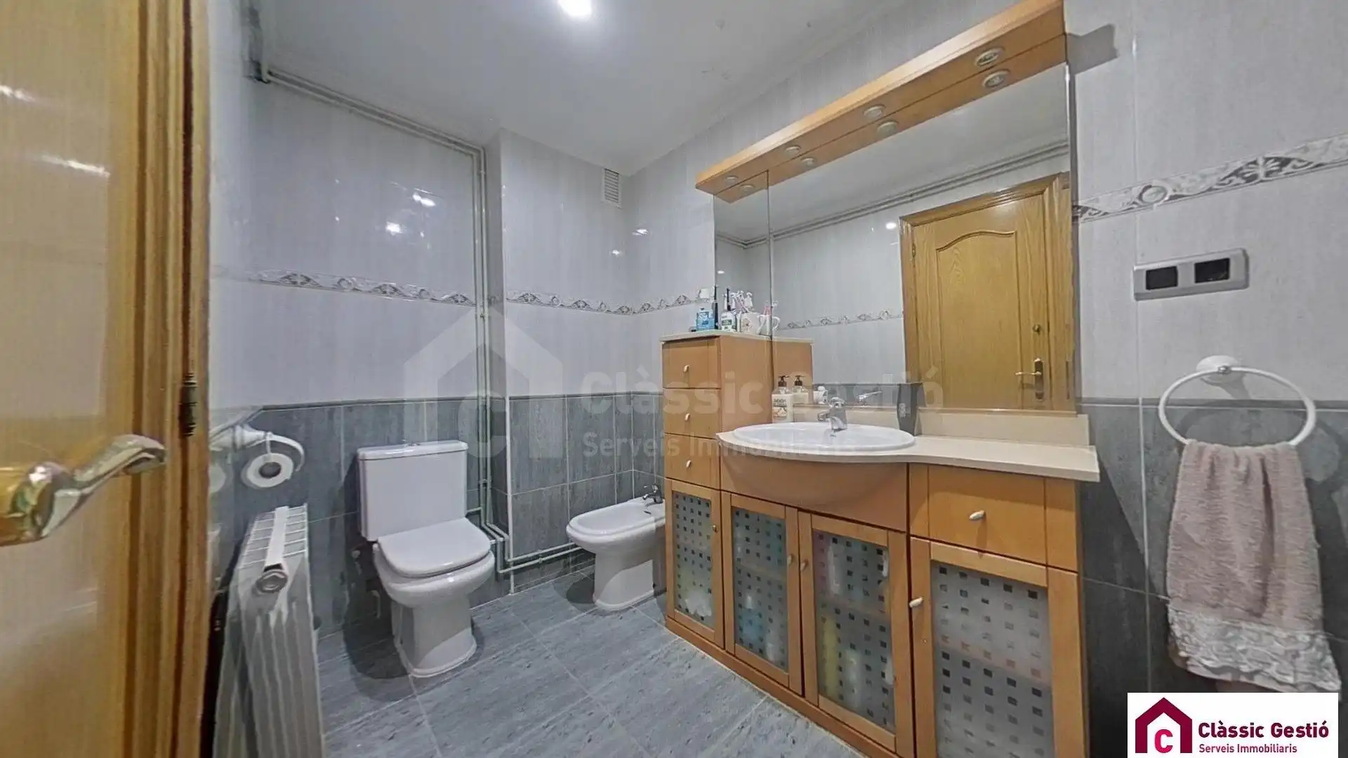 Baño de Piso en venta en Terrassa con Aire acondicionado y Calefacción