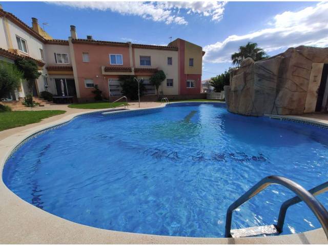 Casa adosada en Venta en Avenida SEVILLA en Centre