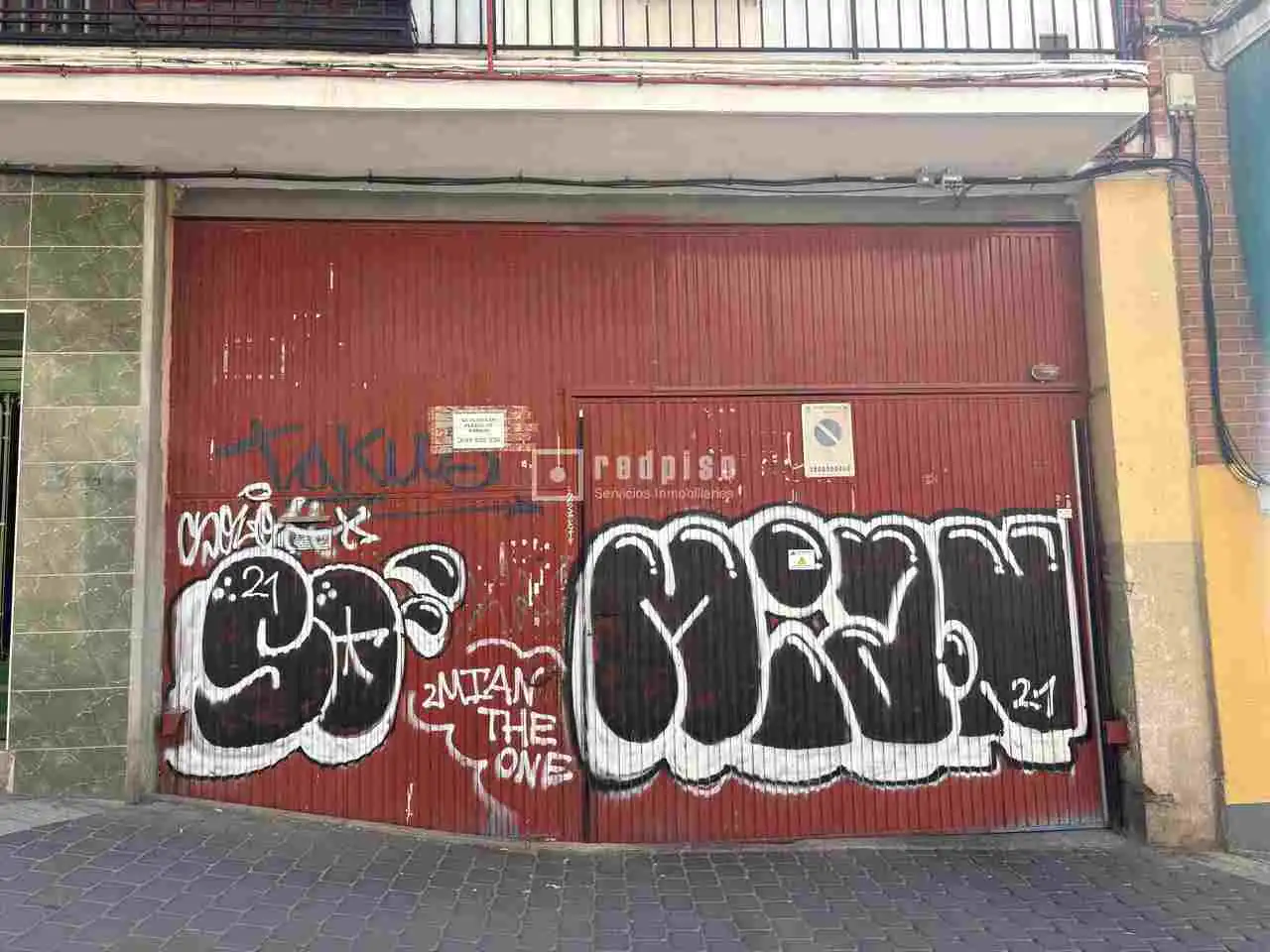 Exterior view of Garage for sale in Madrid