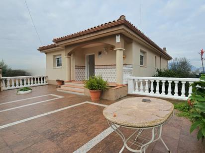 Vista exterior de Casa o xalet en venda en Abrera amb Calefacció, Jardí privat i Terrassa